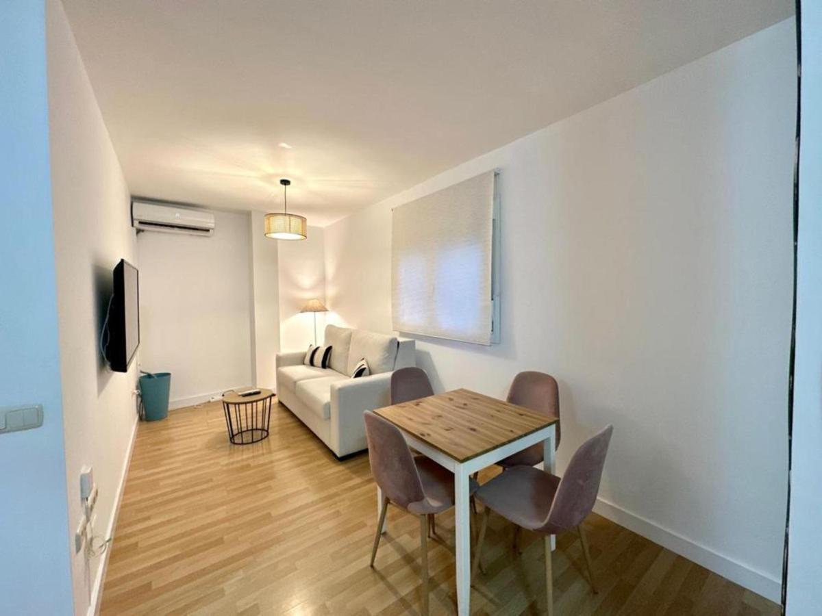 Santa Lucia 1 Bedroom Apartment Малага Экстерьер фото