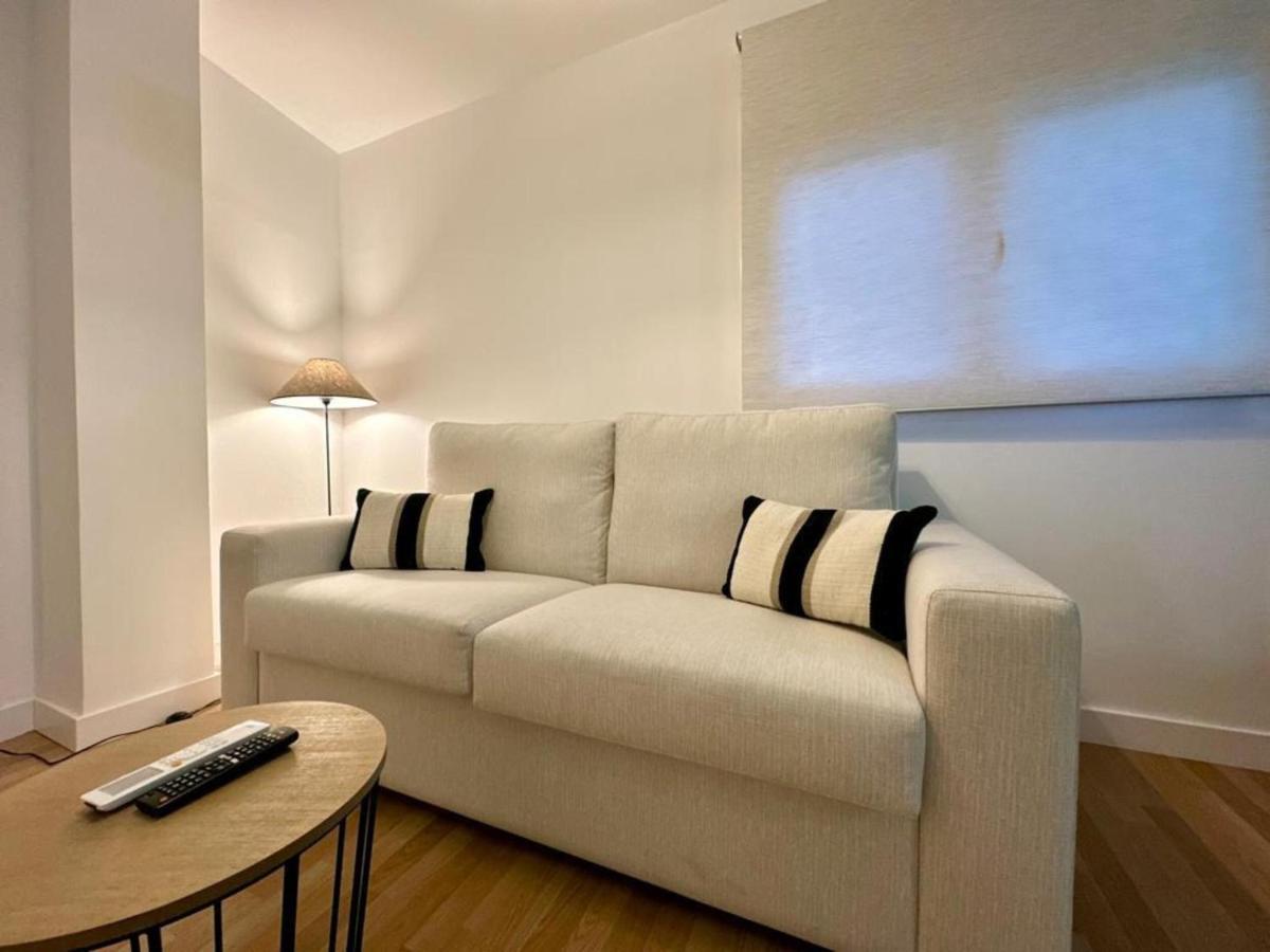 Santa Lucia 1 Bedroom Apartment Малага Экстерьер фото